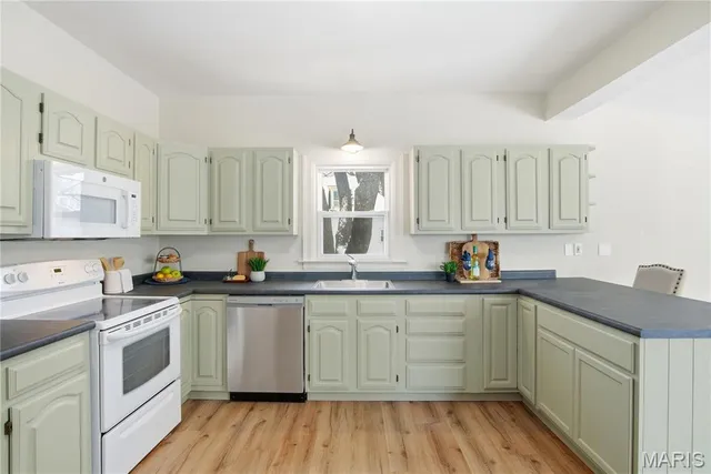 $330,000 | 415 West 3rd Street, O'Fallon, IL 62269