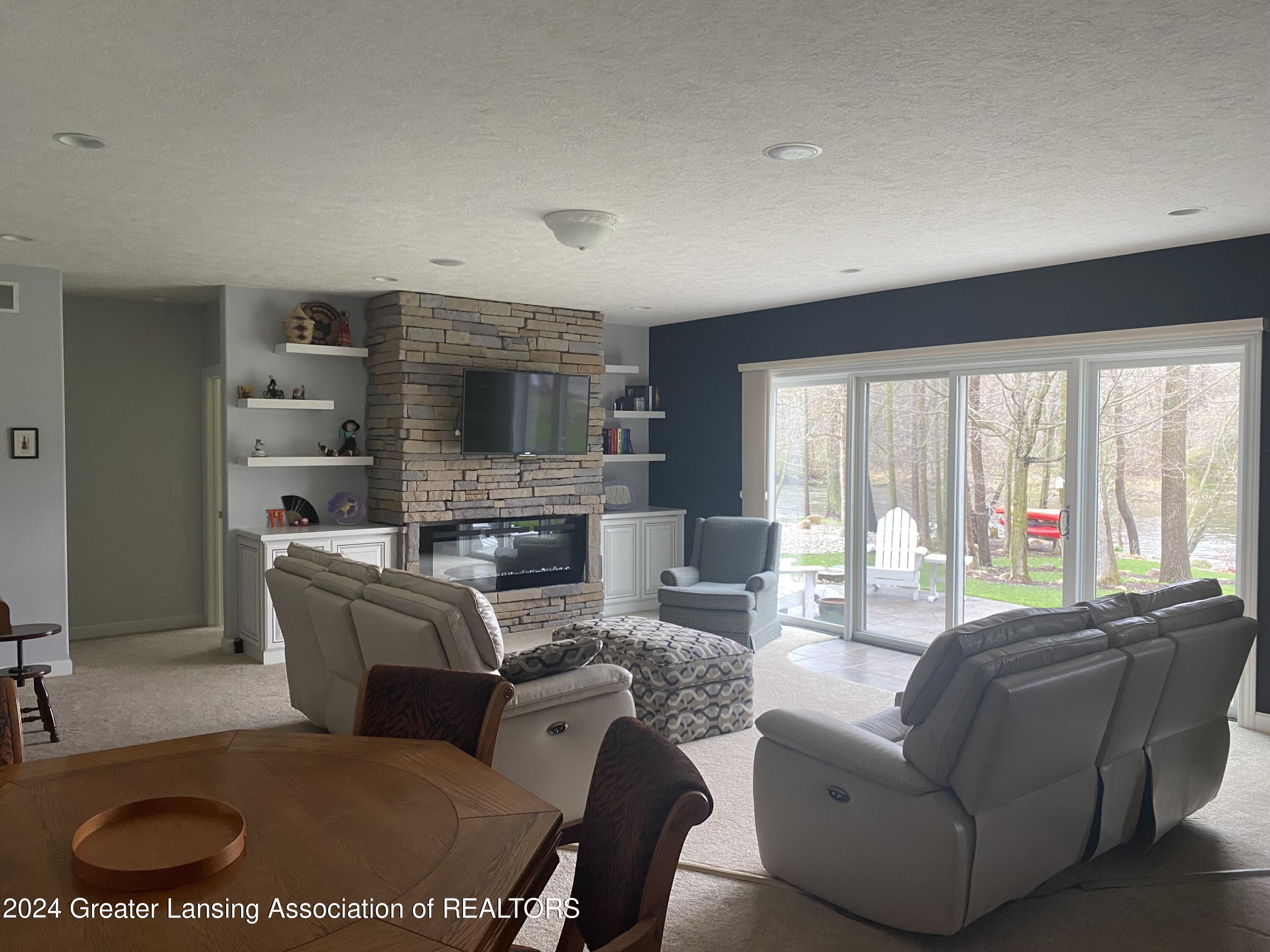 4677 Dimond Way Dimondale, MI 48821 - Photo 32 of 51 Family Room