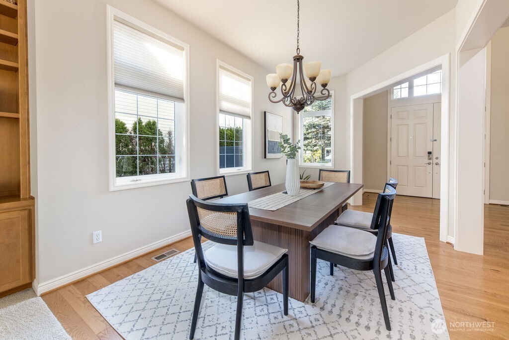 919 South 36th Place Renton, WA 98055 - Photo 6 of 32