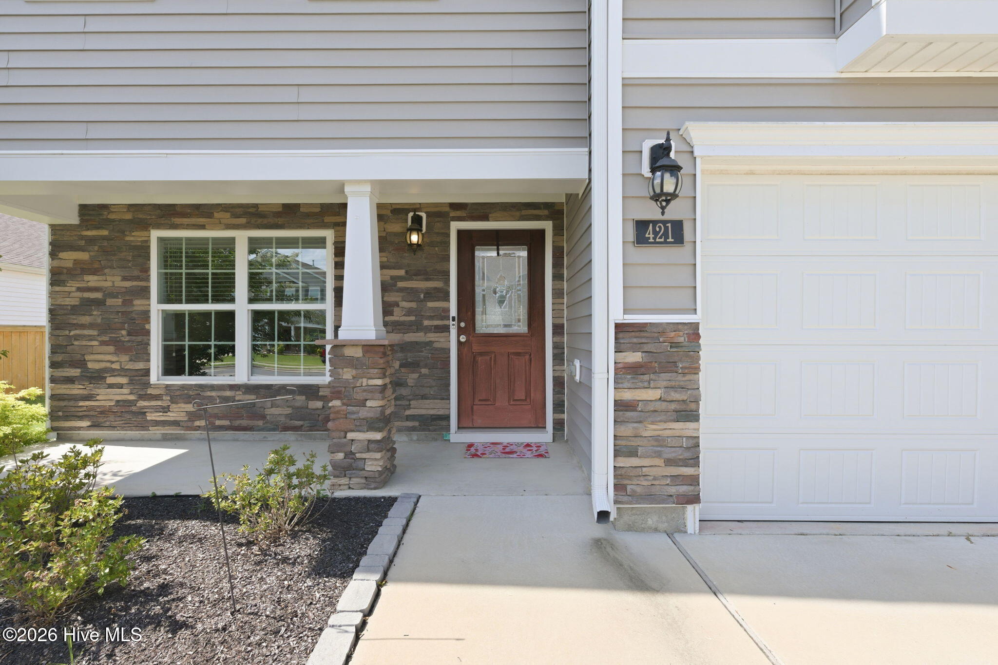 421 Frida Road New Bern, NC 28560 - Photo 2 of 55 46-web-or-mls-DSC_8441