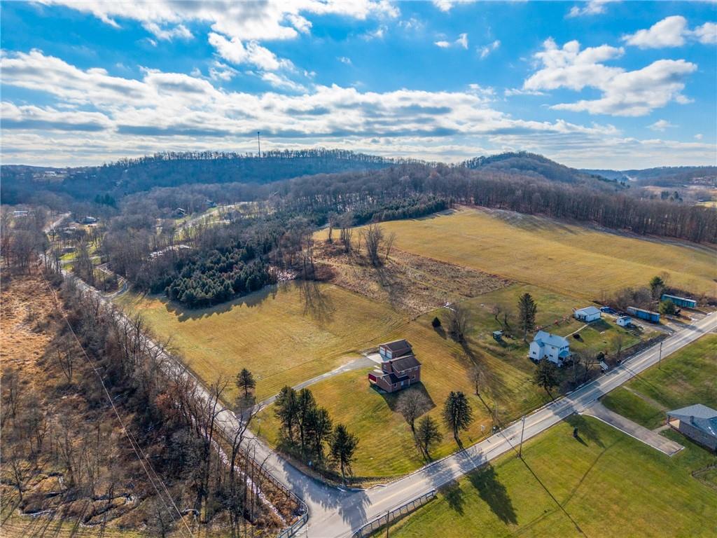 905 Watt Road Apollo, PA 15613 - Photo 30 of 30 a view of a swimming pool and lounge chair