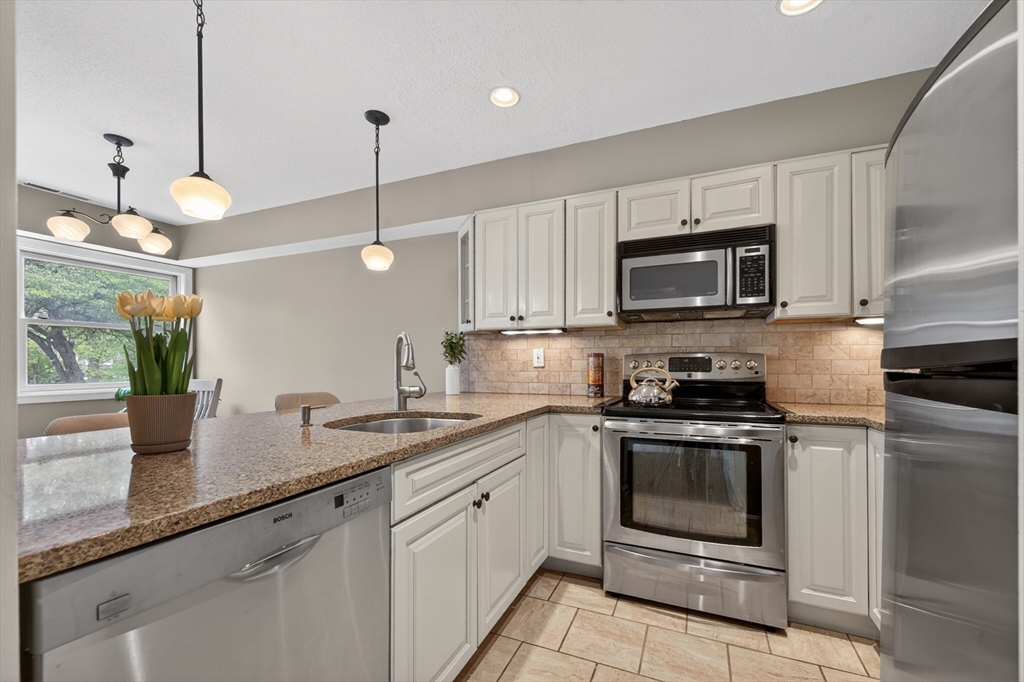16 Canvasback Way, Unit 16 Walpole, MA 02081 - Photo 13 of 38 Gallery Image 13