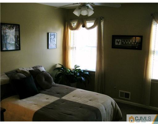 5 Corrine Street Edison, NJ 08820 - Photo 7 of 15 Gallery Image 7