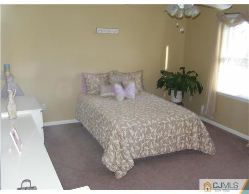 5 Corrine Street Edison, NJ 08820 - Photo 8 of 15 Gallery Image 8