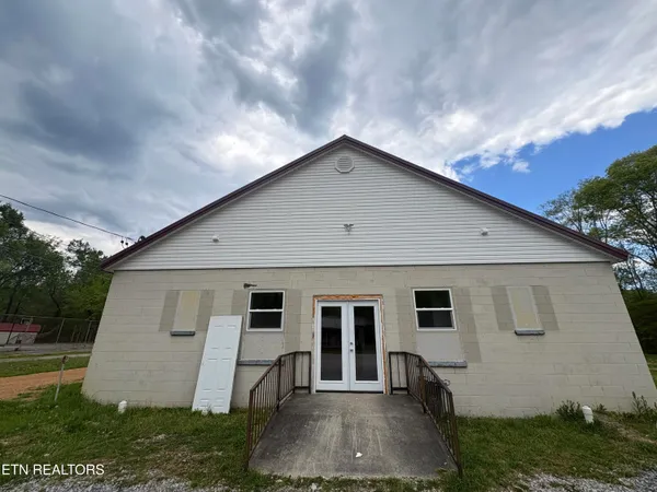 $1,475 | 415 Woody Avenue, Unit 415, Harriman, TN 37748
