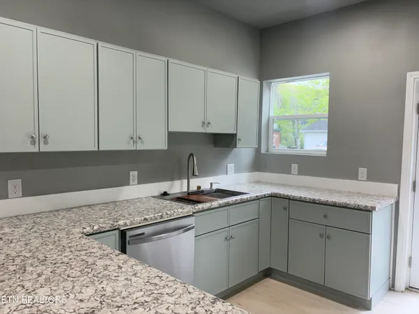 $1,200 | 415 Woody Avenue, Unit 415, Harriman, TN 37748