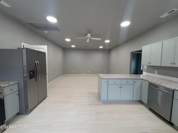 $1,200 | 415 Woody Avenue, Unit 415, Harriman, TN 37748