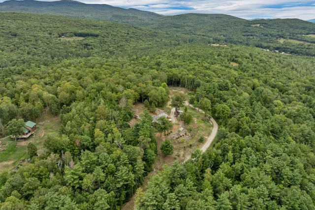 $949,000 | 242 Jerusalem Road, Canaan, NH 03741