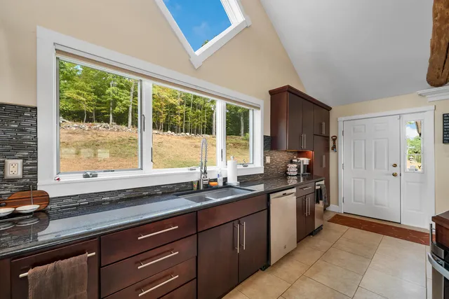 $949,000 | 242 Jerusalem Road, Canaan, NH 03741