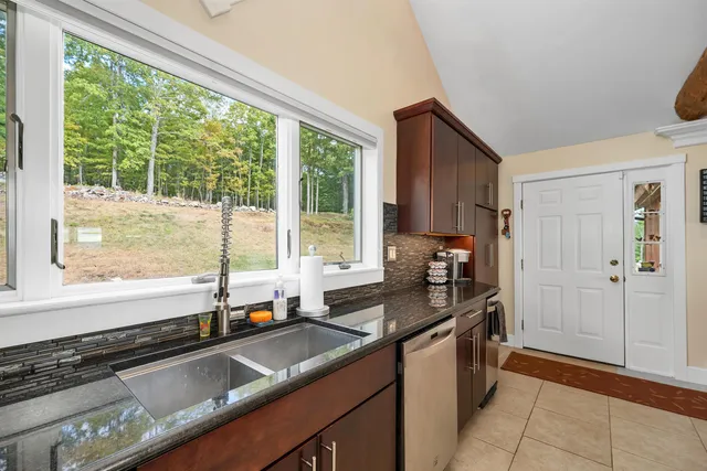 $949,000 | 242 Jerusalem Road, Canaan, NH 03741