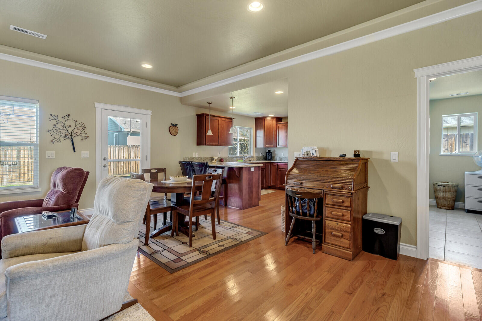3483 Delta Waters Road Medford, OR 97504 - Photo 23 of 30 23_dw_23_mls
