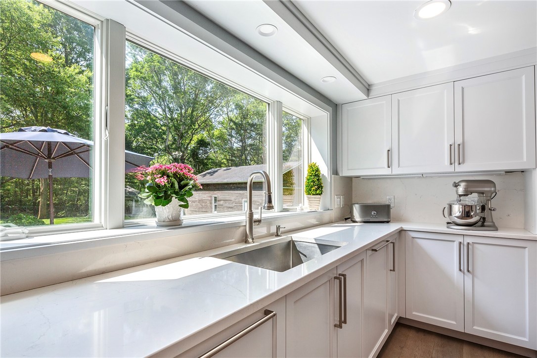 65 Knotty Pine Road Tiverton, RI 02878 - Photo 7 of 50