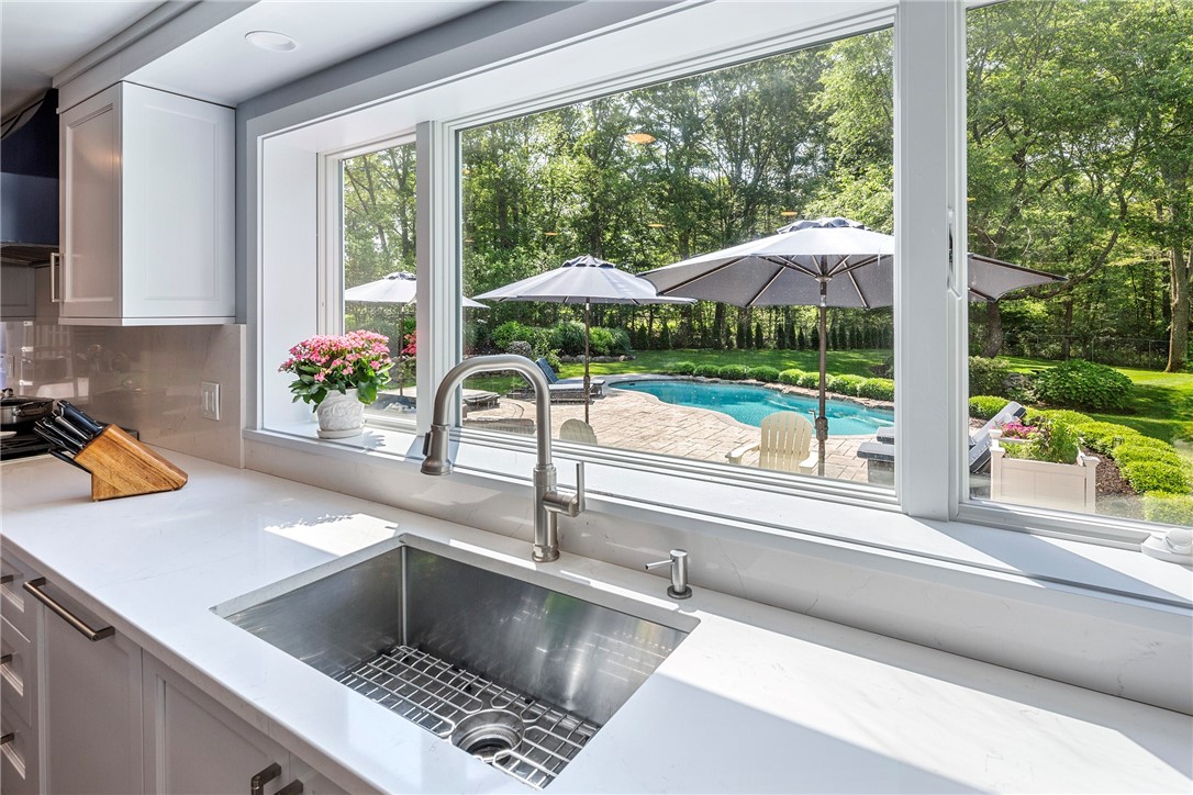 65 Knotty Pine Road Tiverton, RI 02878 - Photo 8 of 50