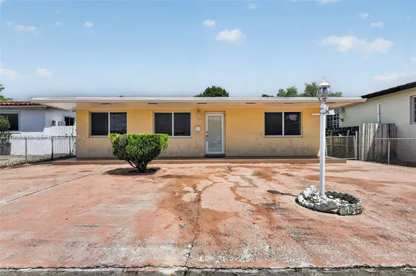 $675,000 | 733 West 33rd Street, Hialeah, FL 33012