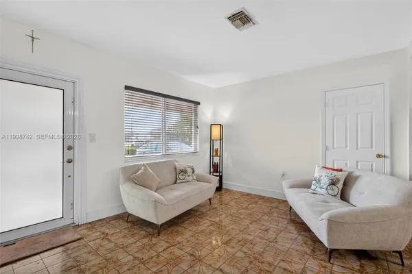 $675,000 | 733 West 33rd Street, Hialeah, FL 33012