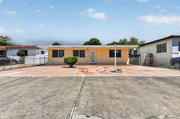 $675,000 | 733 West 33rd Street, Hialeah, FL 33012