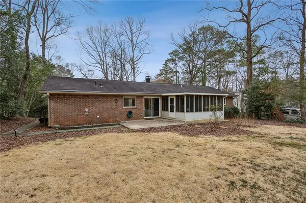 a front view of house with yard