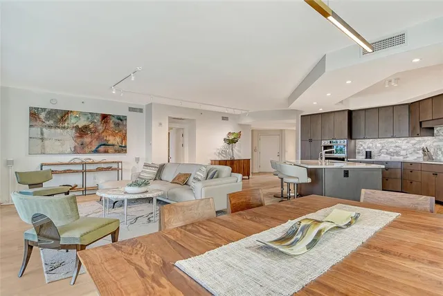 $1,200,000 | 401 North Point Road, Unit 404, Osprey, FL 34229