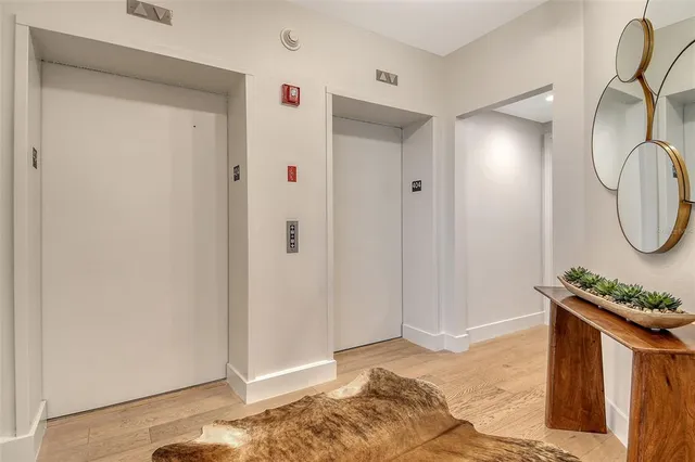 $1,200,000 | 401 North Point Road, Unit 404, Osprey, FL 34229