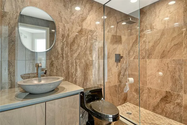 $1,200,000 | 401 North Point Road, Unit 404, Osprey, FL 34229