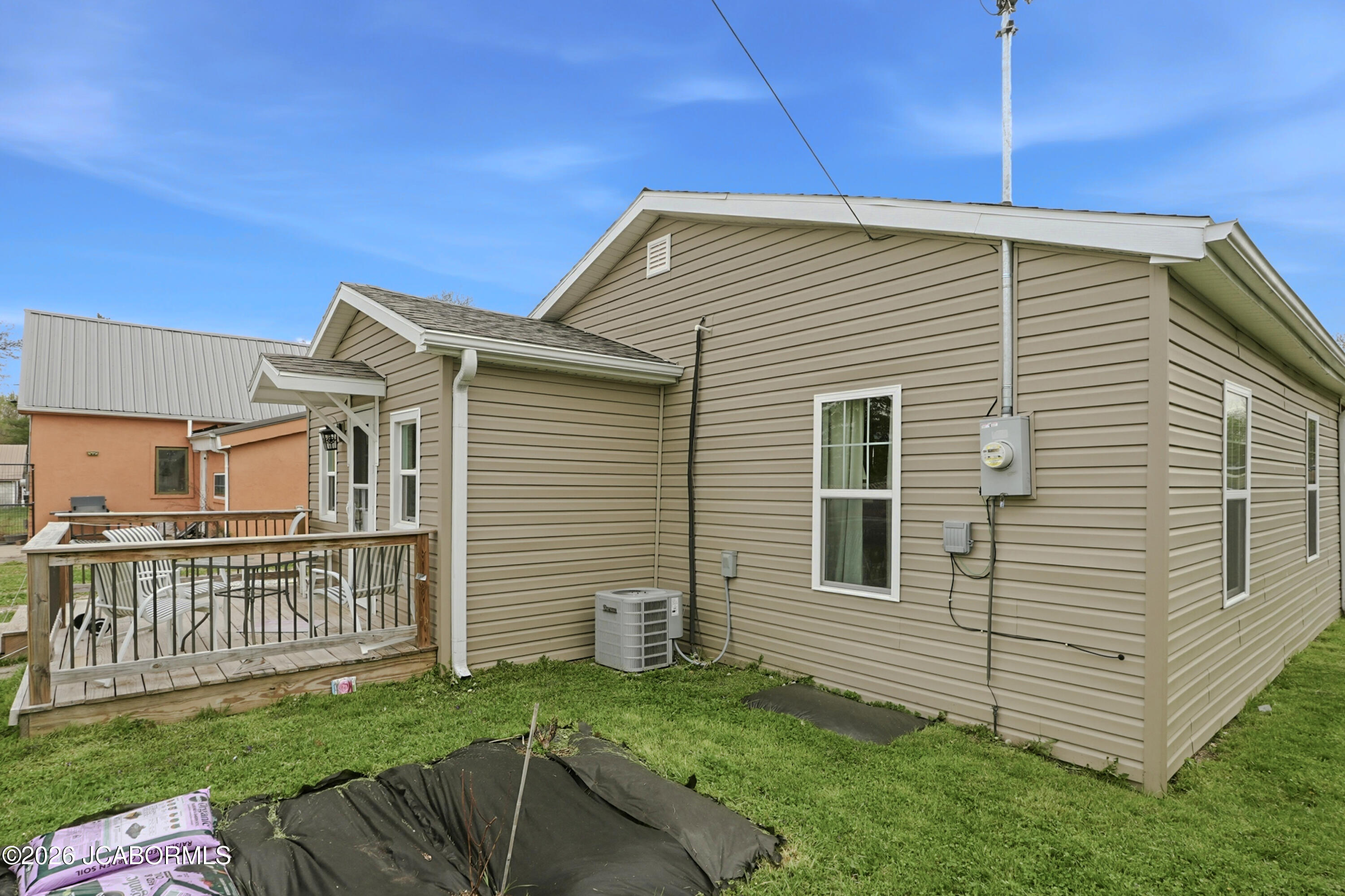 417 Garfield Avenue Moberly, MO 65270 - Photo 14 of 17 Back