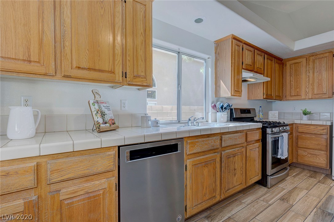 1762 Nuevo Road Henderson, NV 89014 - Photo 19 of 43