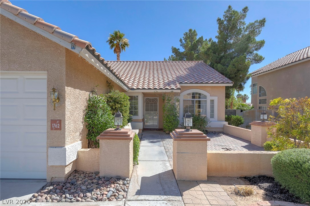 1762 Nuevo Road Henderson, NV 89014 - Photo 4 of 43