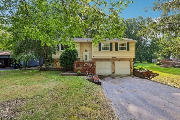 $209,000 | 641 Rosegarden Drive Northeast, Warren, OH 44484