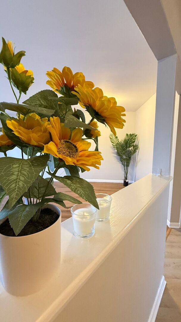 1119 East Algonquin Road, Unit 2 Arlington Heights, IL 60005 - Photo 28 of 30 a vase of flowers sitting on a table