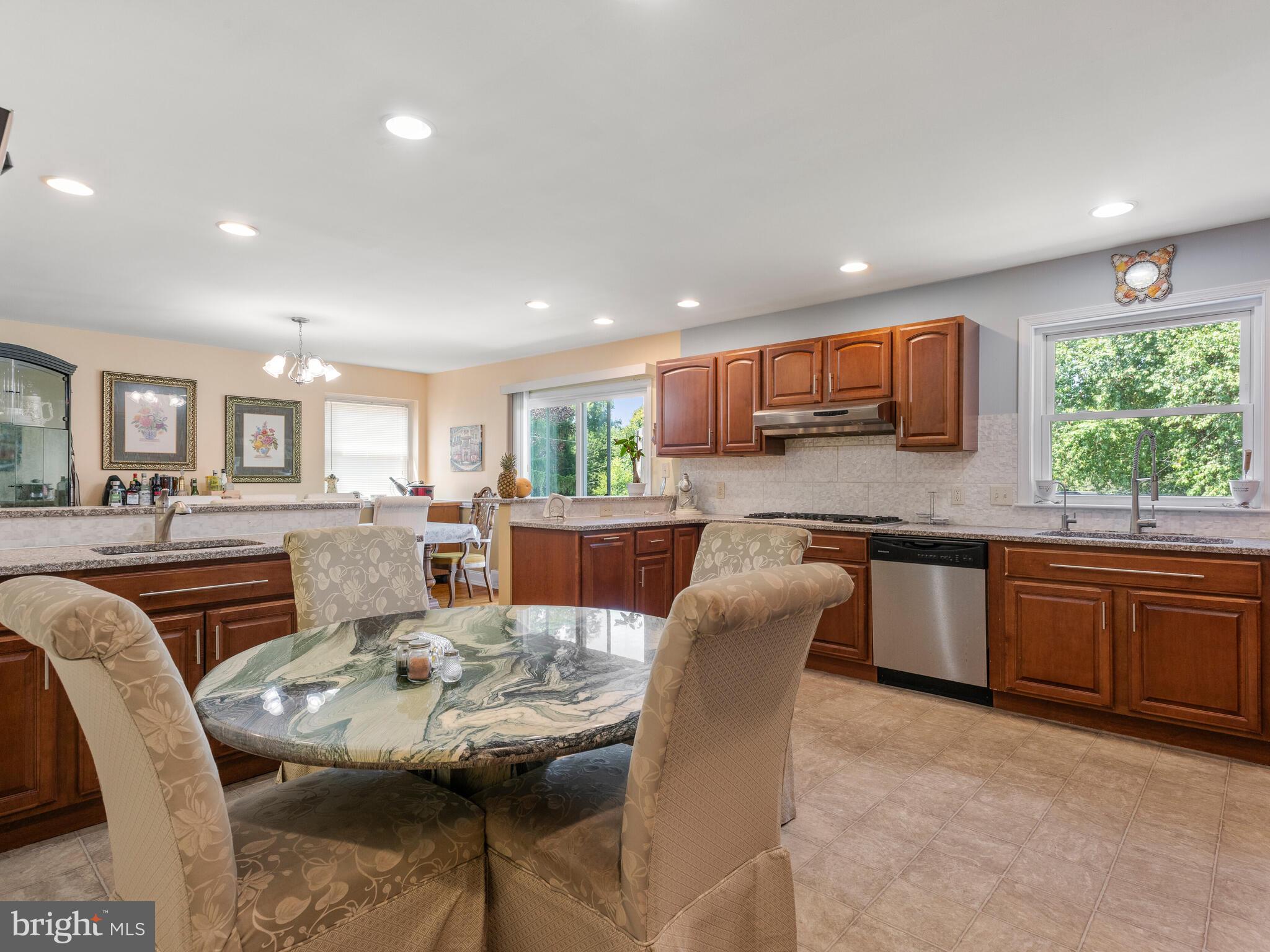 2810 North Kent Road Broomall, PA 19008 - Photo 11 of 41 Gallery Image 11