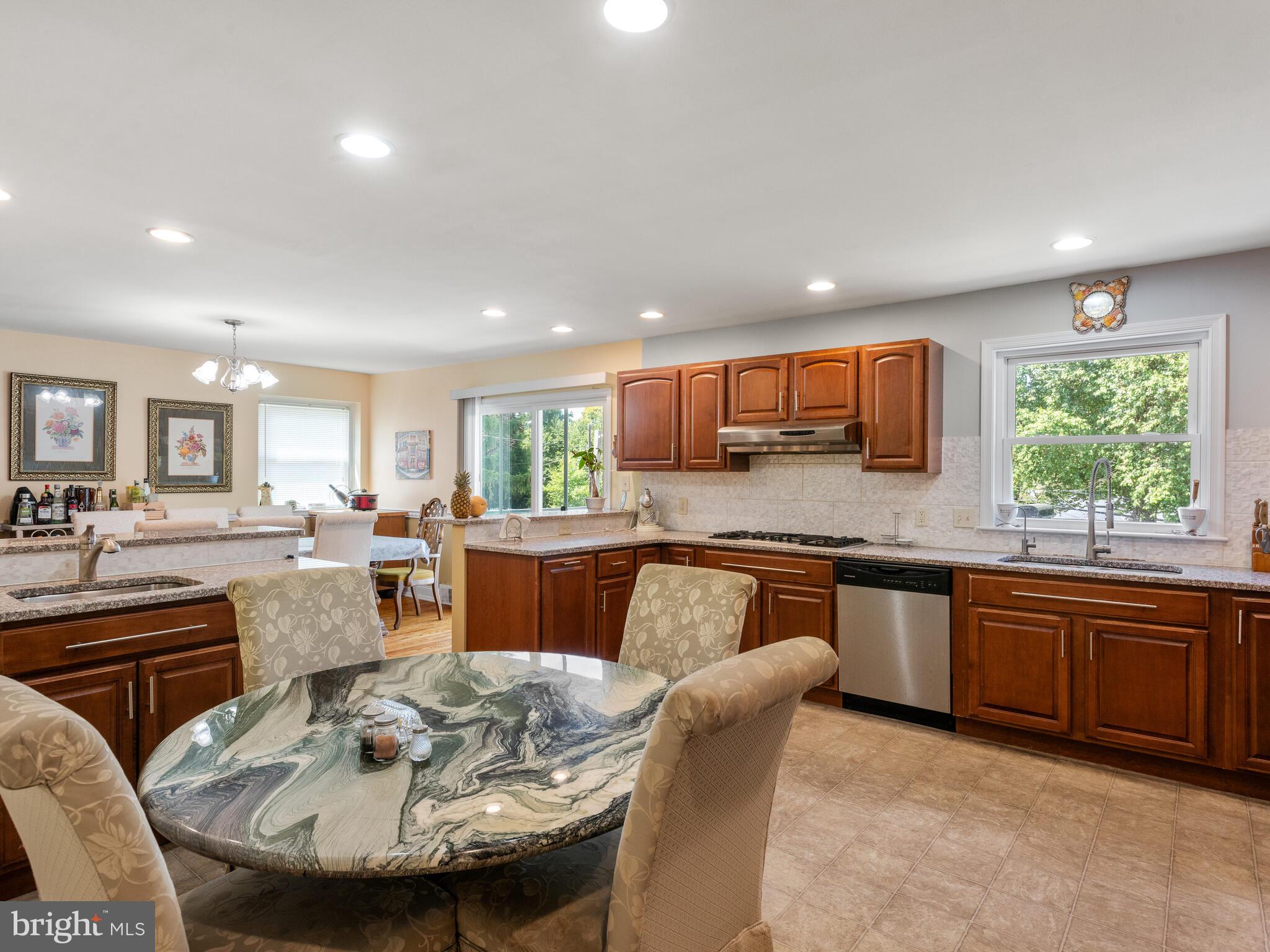 2810 North Kent Road Broomall, PA 19008 - Photo 13 of 41 Gallery Image 13