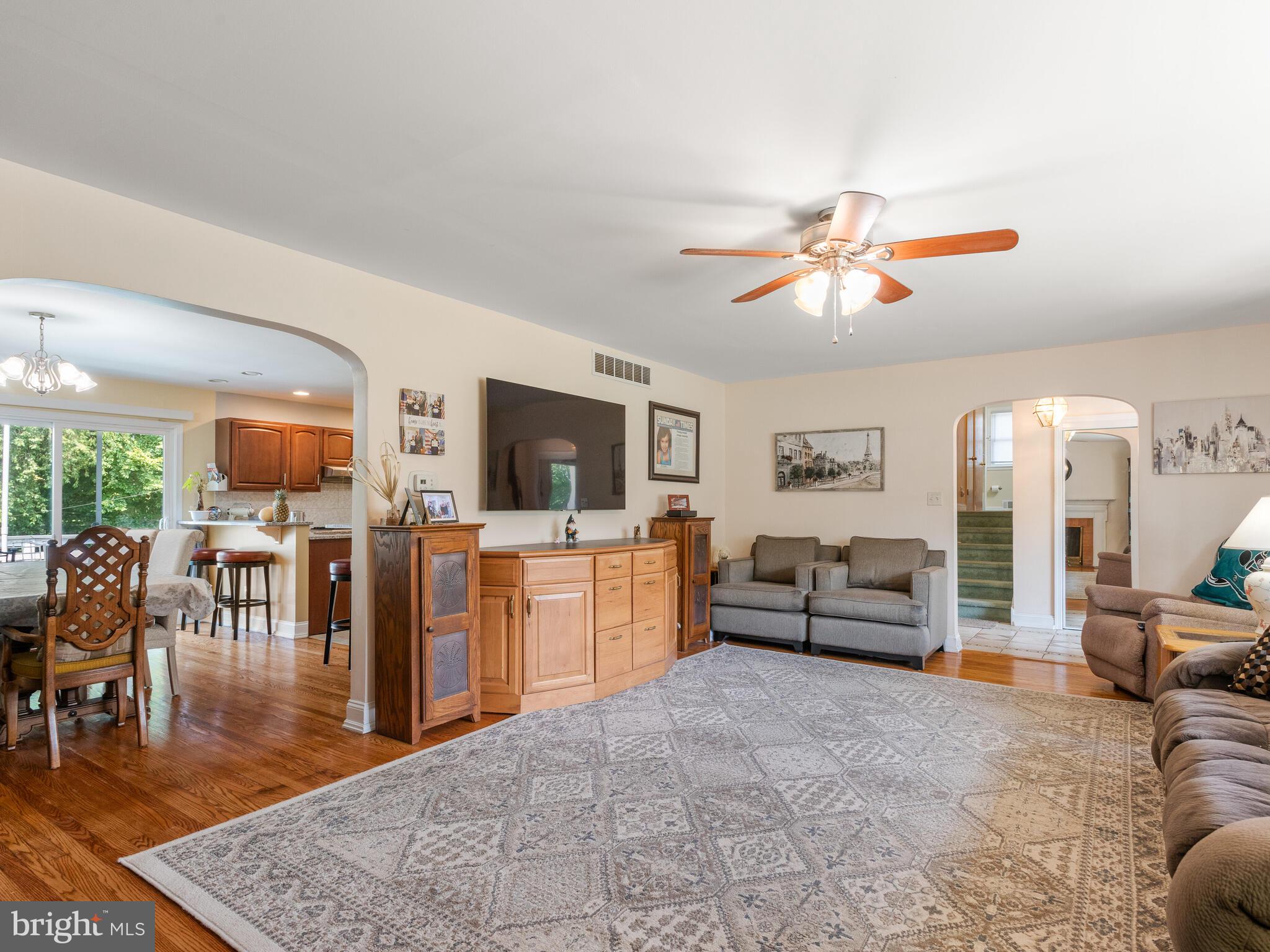 2810 North Kent Road Broomall, PA 19008 - Photo 3 of 41 Gallery Image 3