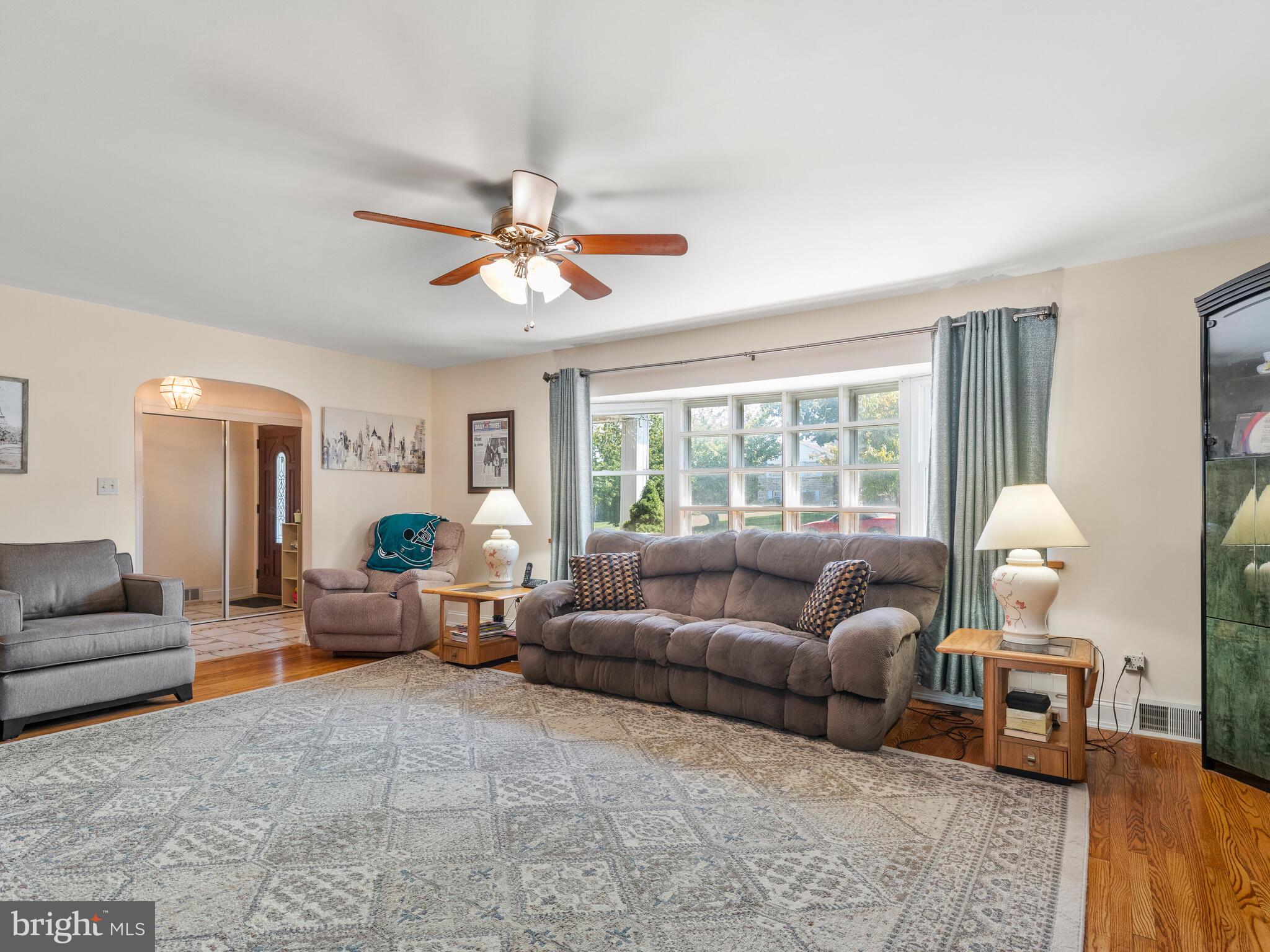 2810 North Kent Road Broomall, PA 19008 - Photo 4 of 41 Gallery Image 4