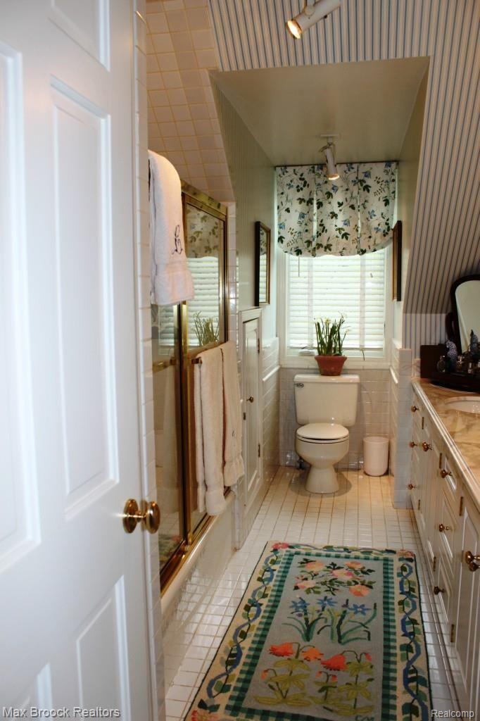 4875 Charing Cross Road Bloomfield Hills, MI 48304 - Photo 20 of 45 IMG_7396 - Copy.jpg