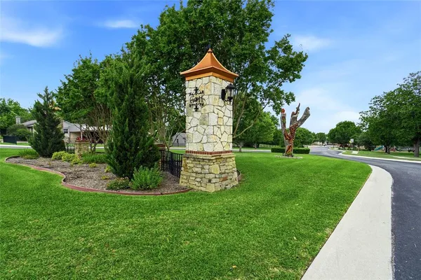 $345,000 | 250 Greathouse Village, Decatur, TX 76234