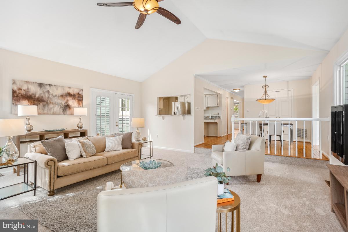 10 Leatherleaf Court Gaithersburg, MD 20878 - Photo 20 of 47 a living room with furniture and a table