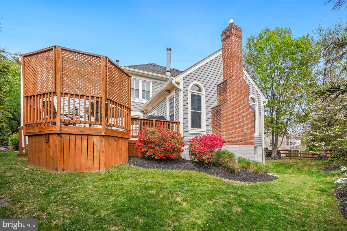 10 Leatherleaf Court Gaithersburg, MD 20878 - Photo 43 of 47 a view of a house with a yard