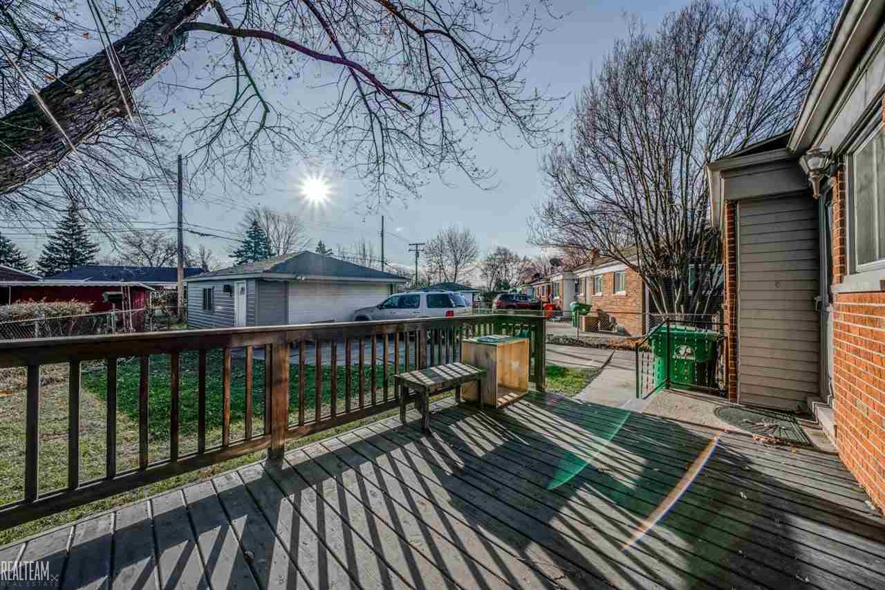 24814 Ridgecroft Avenue Eastpointe, MI 48021 - Photo 26 of 28