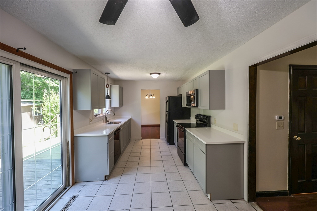 428 Michael Sears Road Belchertown, MA 01007 - Photo 15 of 30