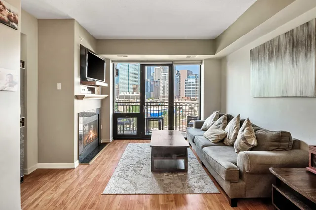 $2,395 | 500 East Grant Street, Unit 708, Minneapolis, MN 55404