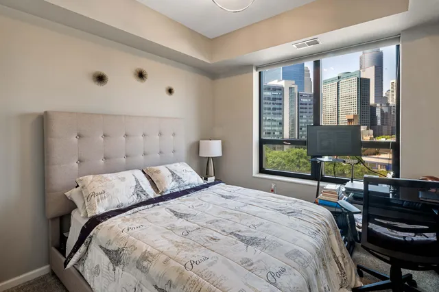 $2,395 | 500 East Grant Street, Unit 708, Minneapolis, MN 55404