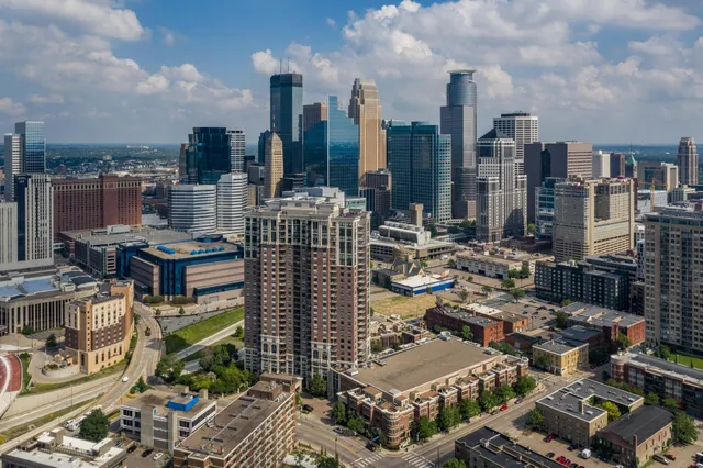 $2,395 | 500 East Grant Street, Unit 708, Minneapolis, MN 55404