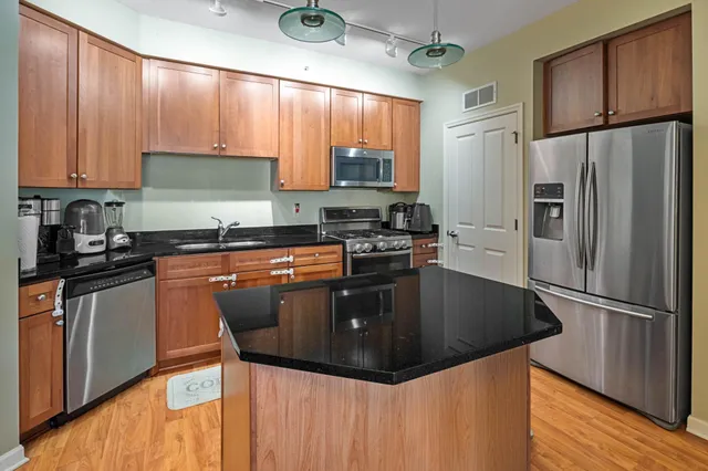 $2,395 | 500 East Grant Street, Unit 708, Minneapolis, MN 55404