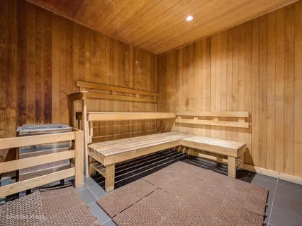 $2,319,000 | 194 North Park Drive, Chicago, IL 60601