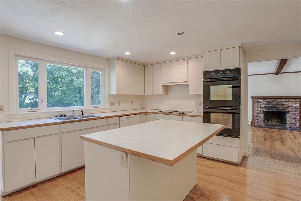 8 Marie Drive Andover, MA 01810 - Photo 16 of 42