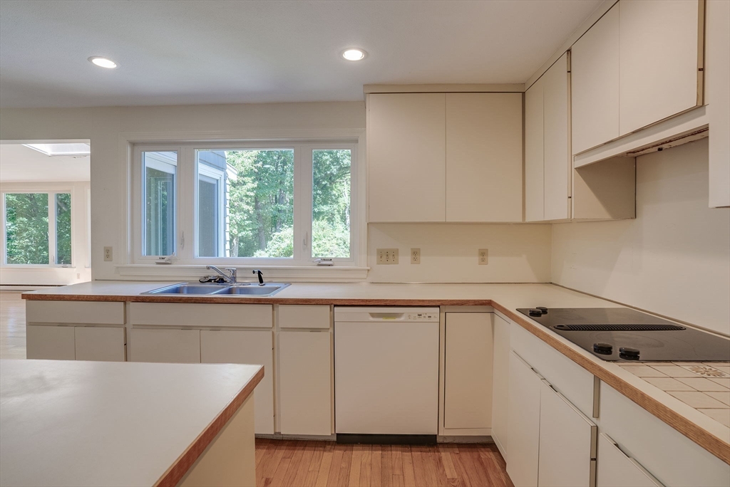 8 Marie Drive Andover, MA 01810 - Photo 18 of 42