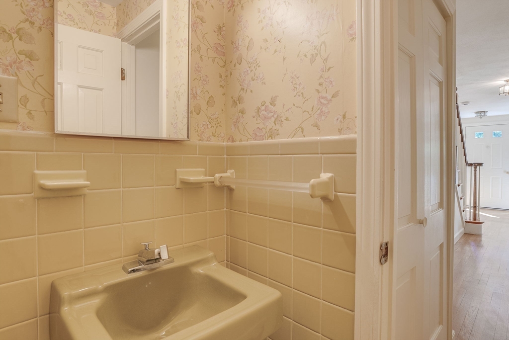 8 Marie Drive Andover, MA 01810 - Photo 26 of 42