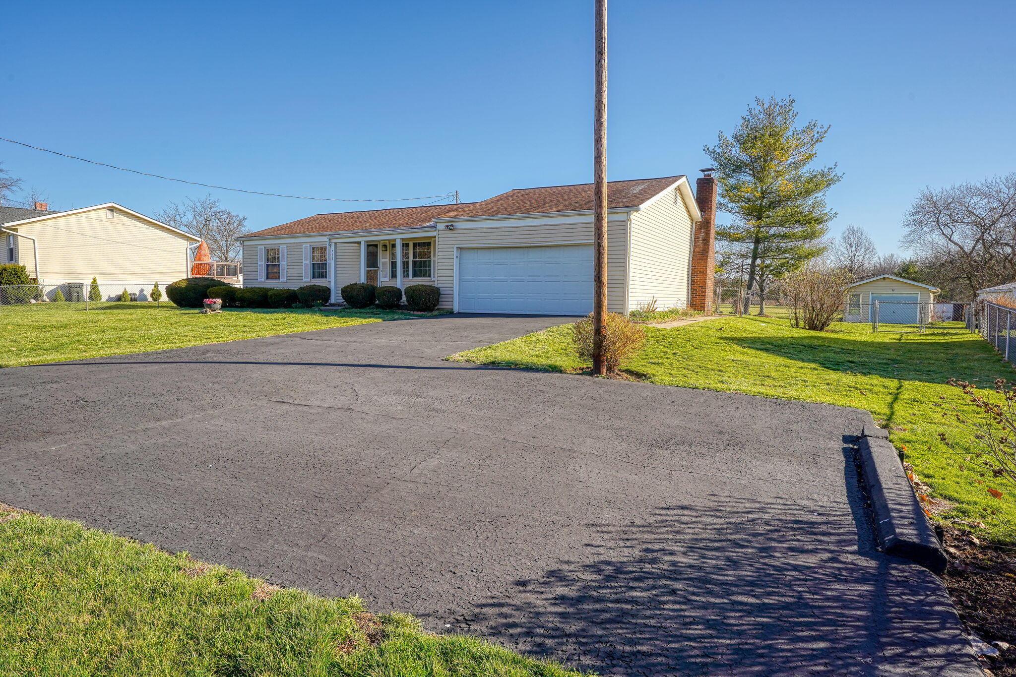 722 Amity Road Galloway, OH 43119 - Photo 7 of 61 722 Amity Rd (5)