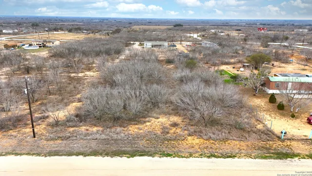 $55,000 | 116 County Road 2666, Devine, TX 78016