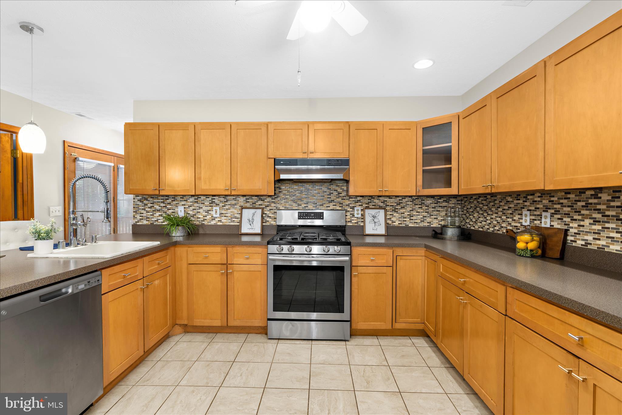 318 Wicomico Road Stevensville, MD 21666 - Photo 16 of 51 Spacious